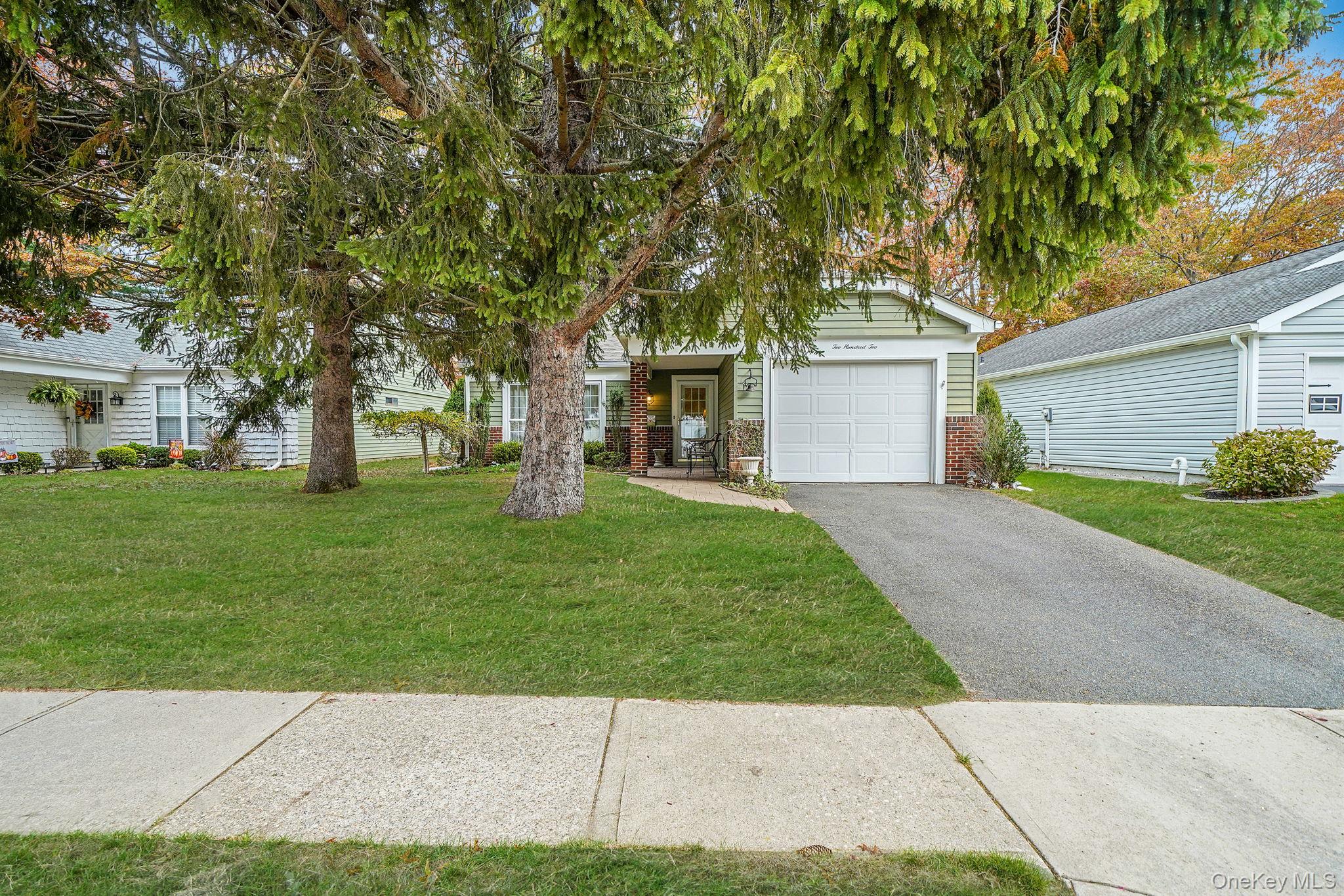 #5 photo, 202 Belfast Lane, Ridge , NY 11961