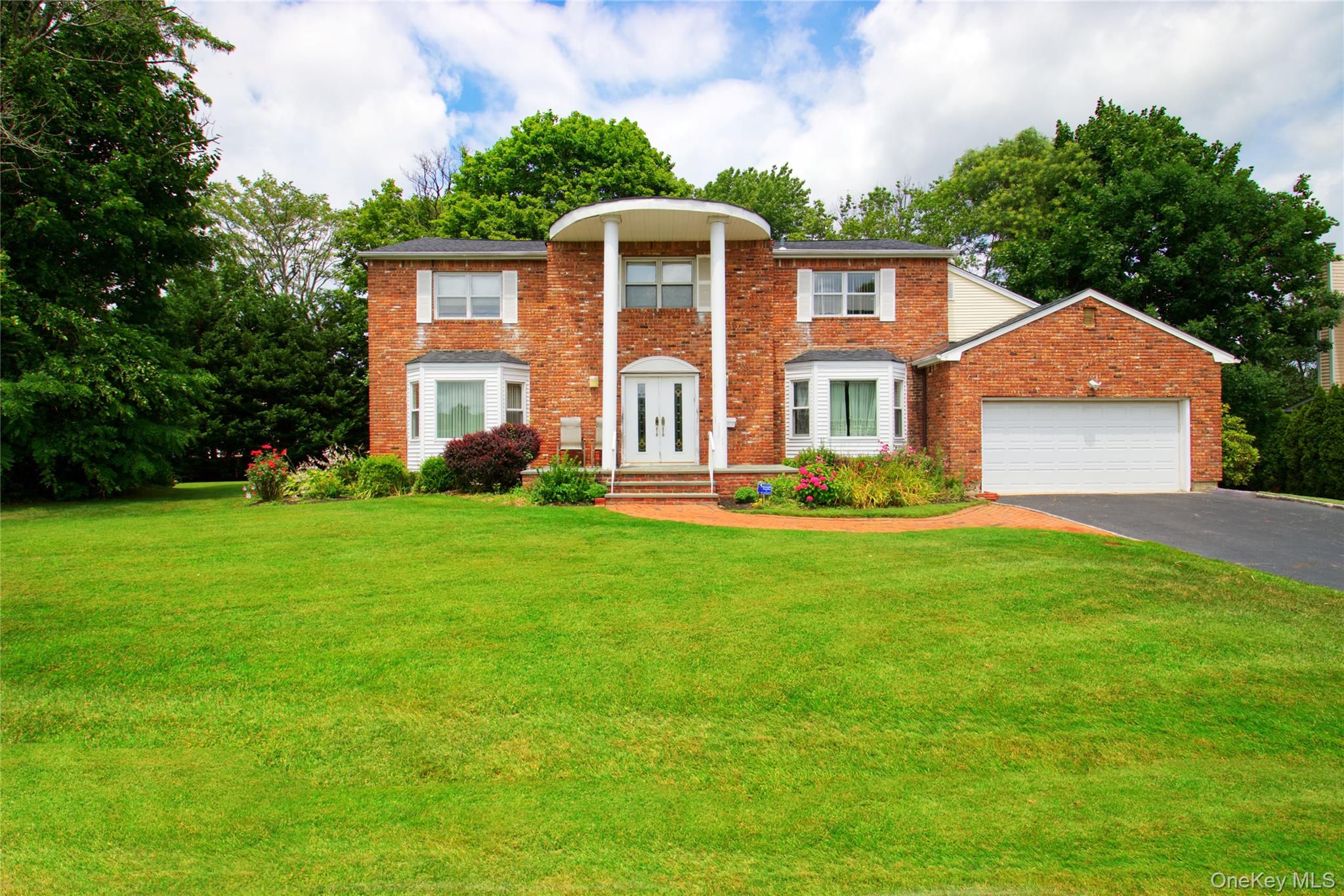 #1 photo, 26 Woods Drive, East Hills , NY 11576