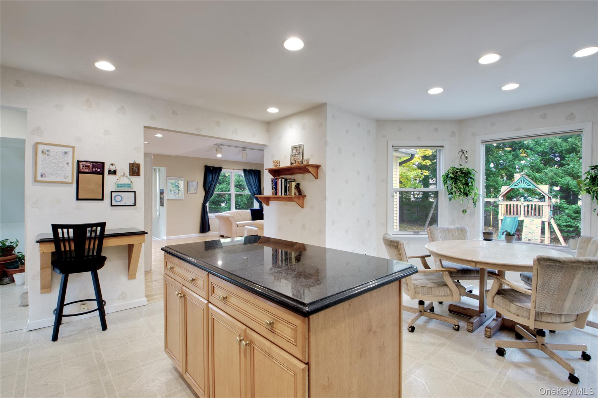 #15 photo, 26 Woods Drive, East Hills , NY 11576