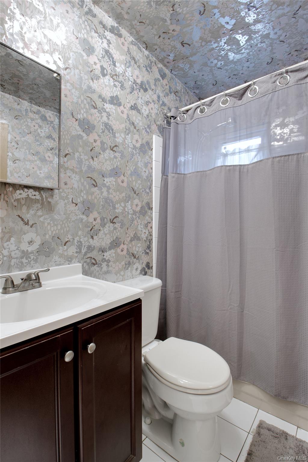 #17 photo, 26 Woods Drive, East Hills , NY 11576