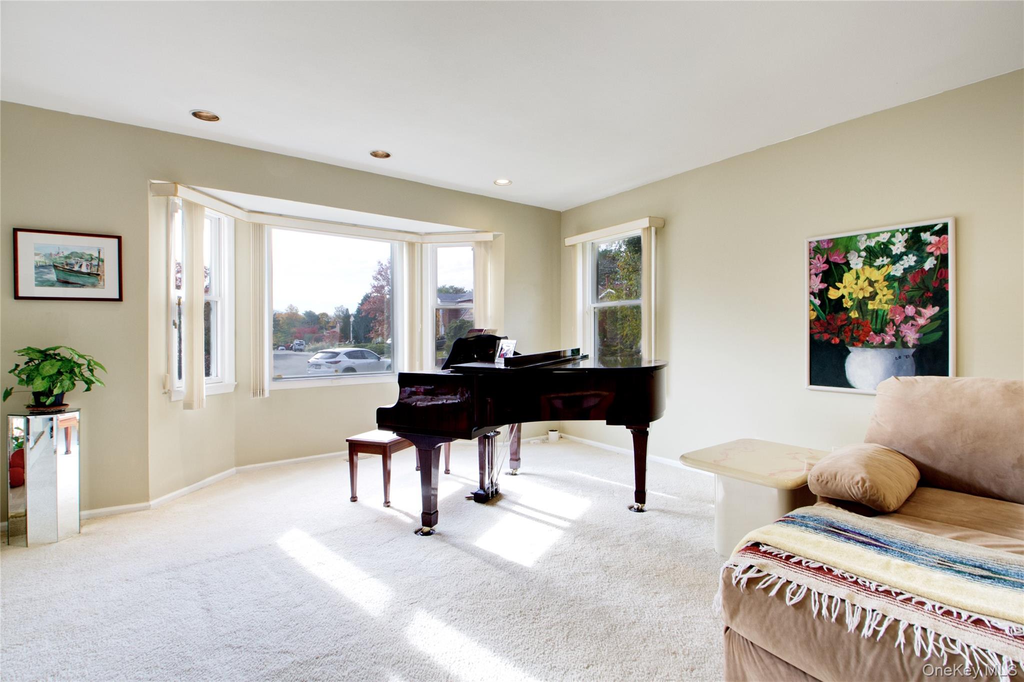 #5 photo, 26 Woods Drive, East Hills , NY 11576