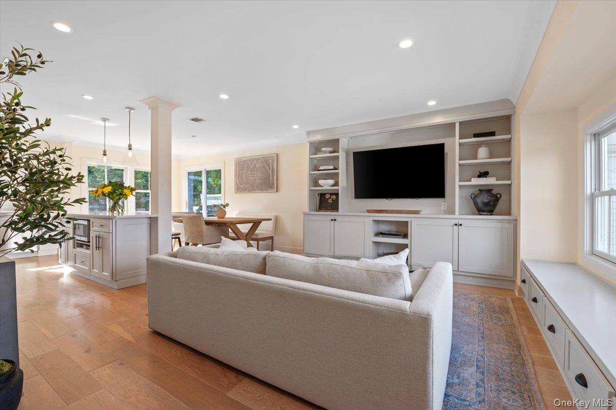 #5 photo, 19 Sideview Drive, Oyster Bay , NY 11771