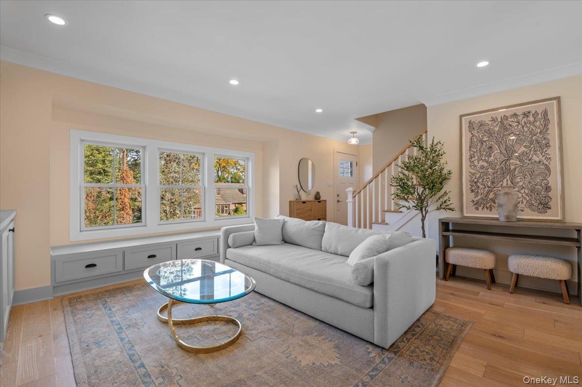 #6 photo, 19 Sideview Drive, Oyster Bay , NY 11771