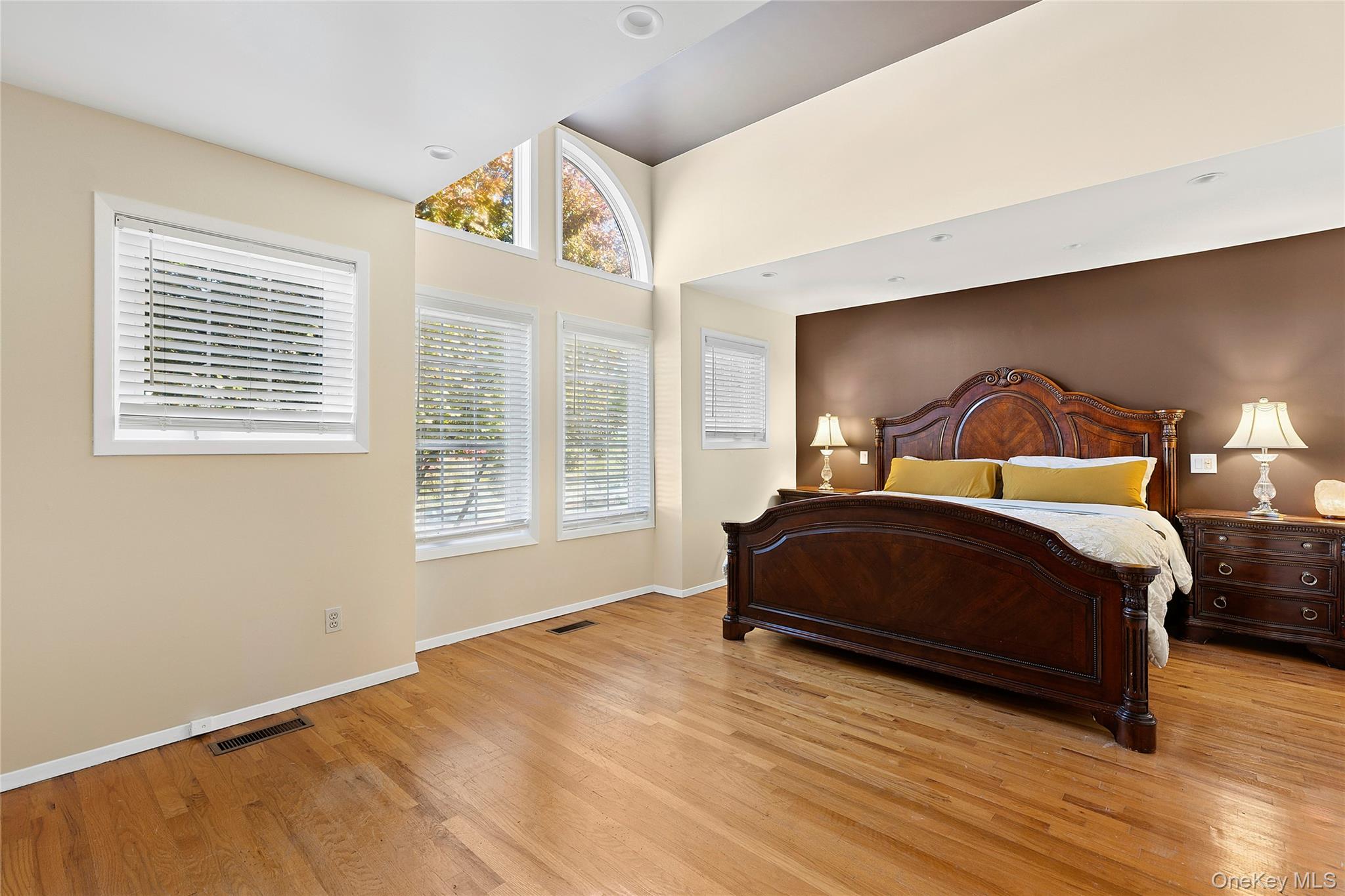 #12 photo, 230 Glen Street, Glen Cove , NY 11542