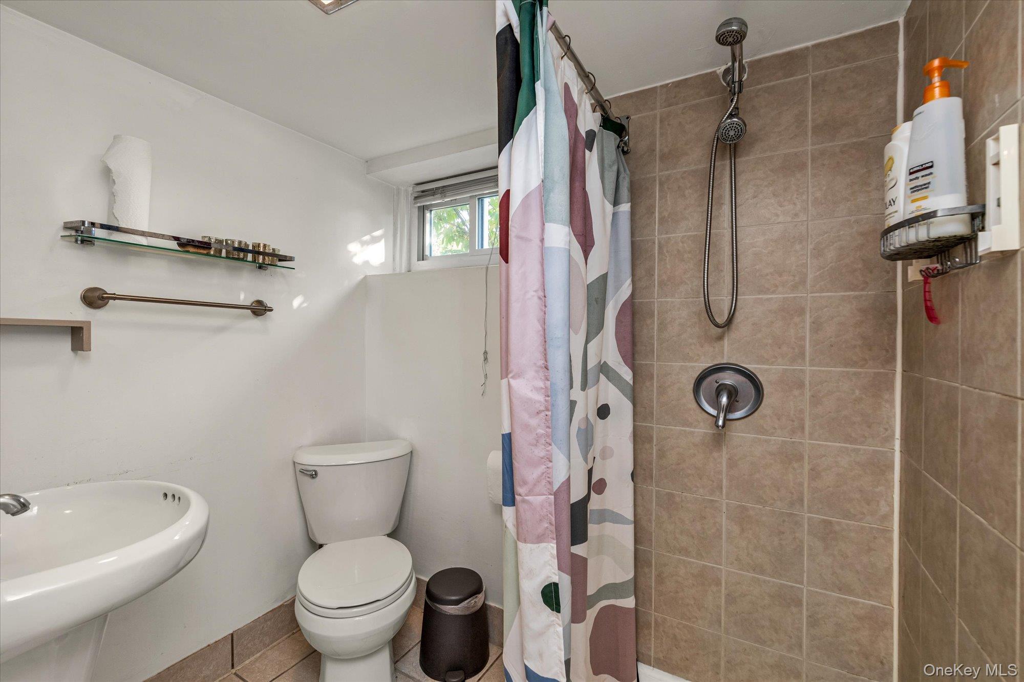 #15 photo, 13 Gotham Street, Valley Stream , NY 11581