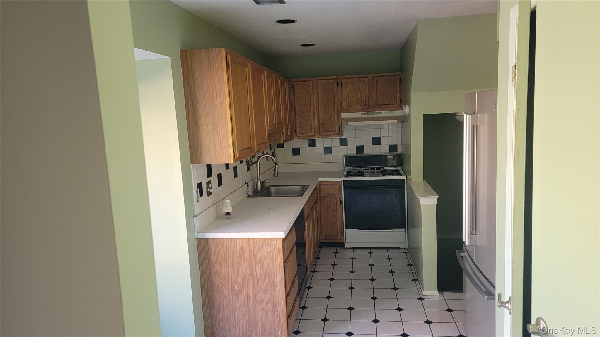 #6 photo, 3522 Gibbs Road, Coram , NY 11727