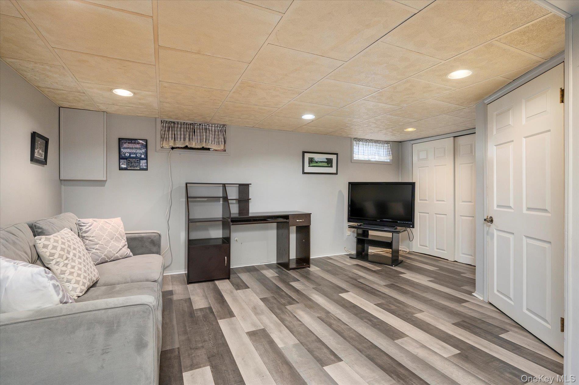 #18 photo, 6 David Drive, Farmingdale , NY 11735