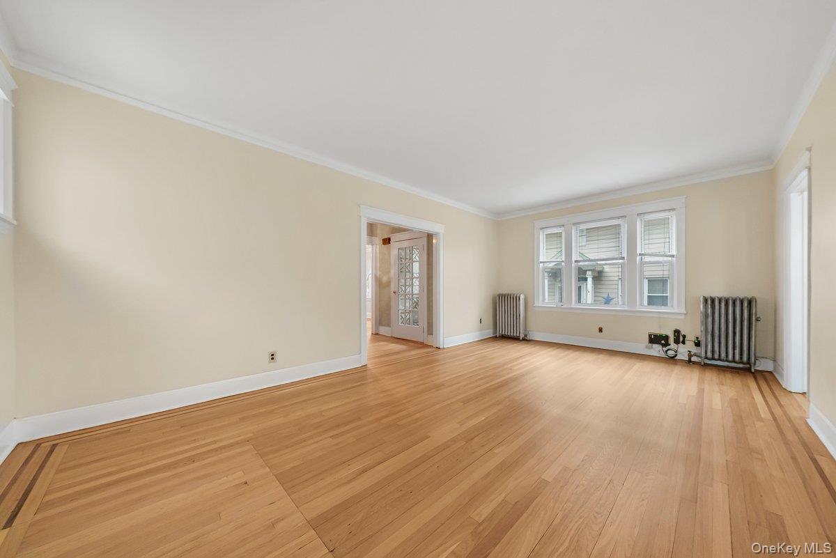 #15 photo, 215 East 235th Street, Bronx , NY 10470