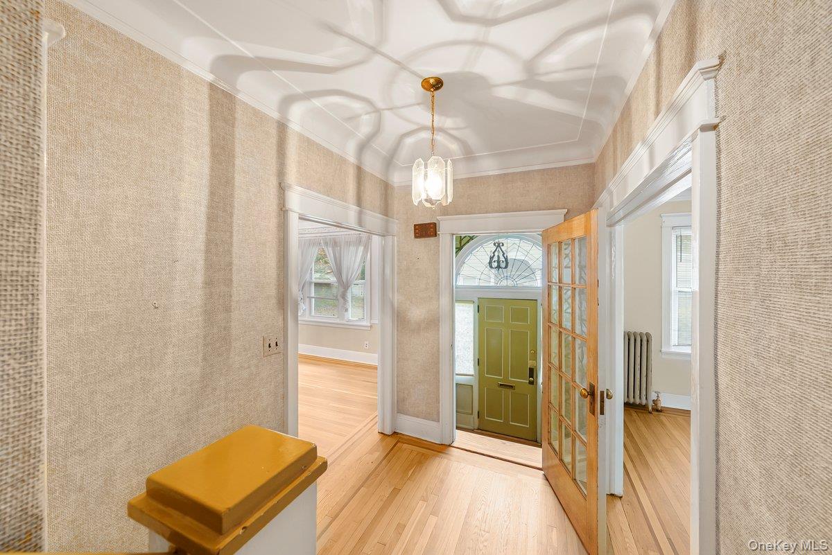 #4 photo, 215 East 235th Street, Bronx , NY 10470