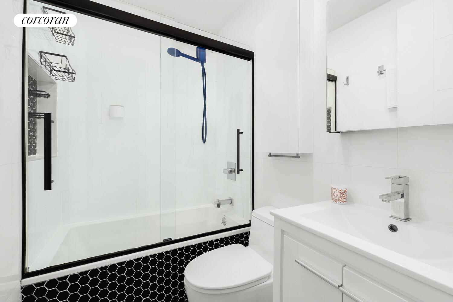 #5 photo, 1008 DECATUR Street, Bushwick , NY 11207