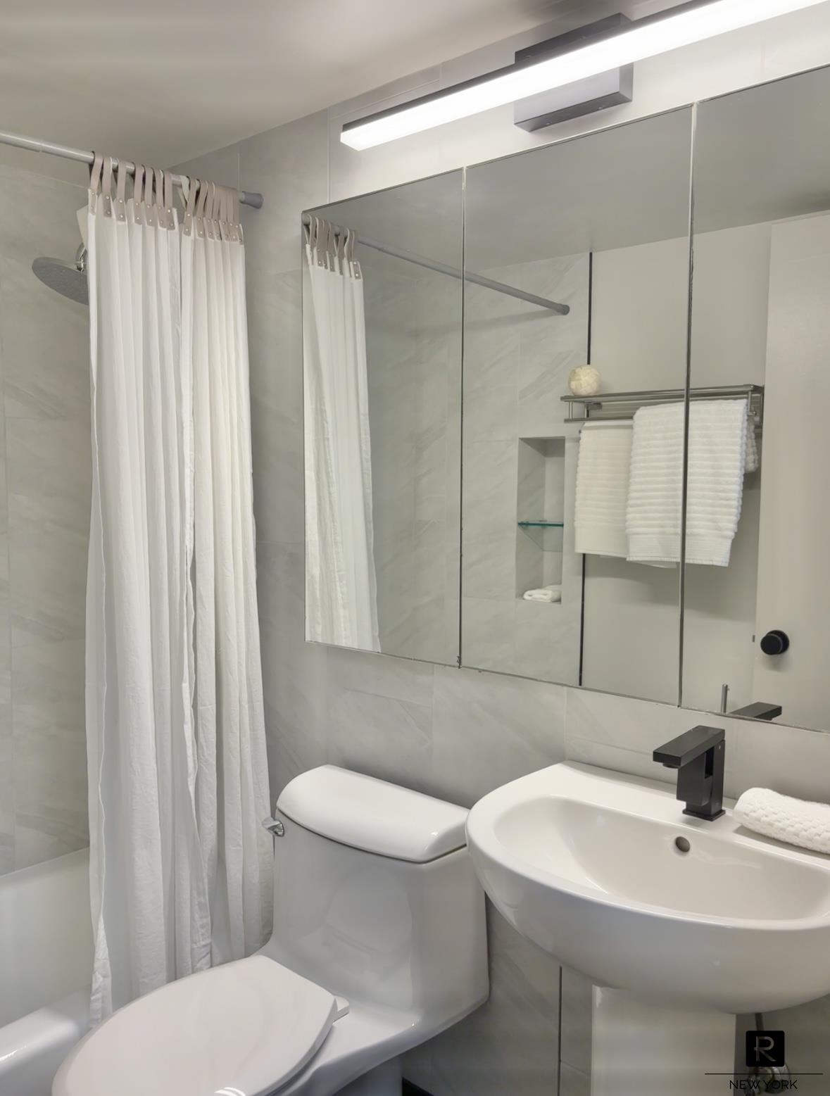 #5 photo, 171 E 84th Street, Upper East Side , NY 10028