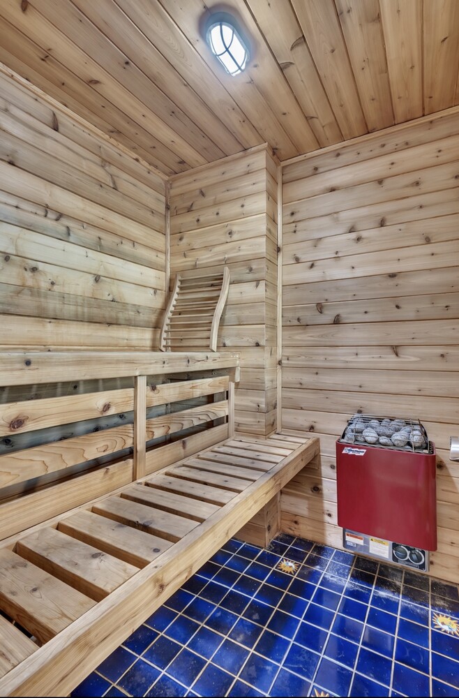 #7 photo, 91-16 SHORE FRONT Parkway, Rockaway Park , NY 11693