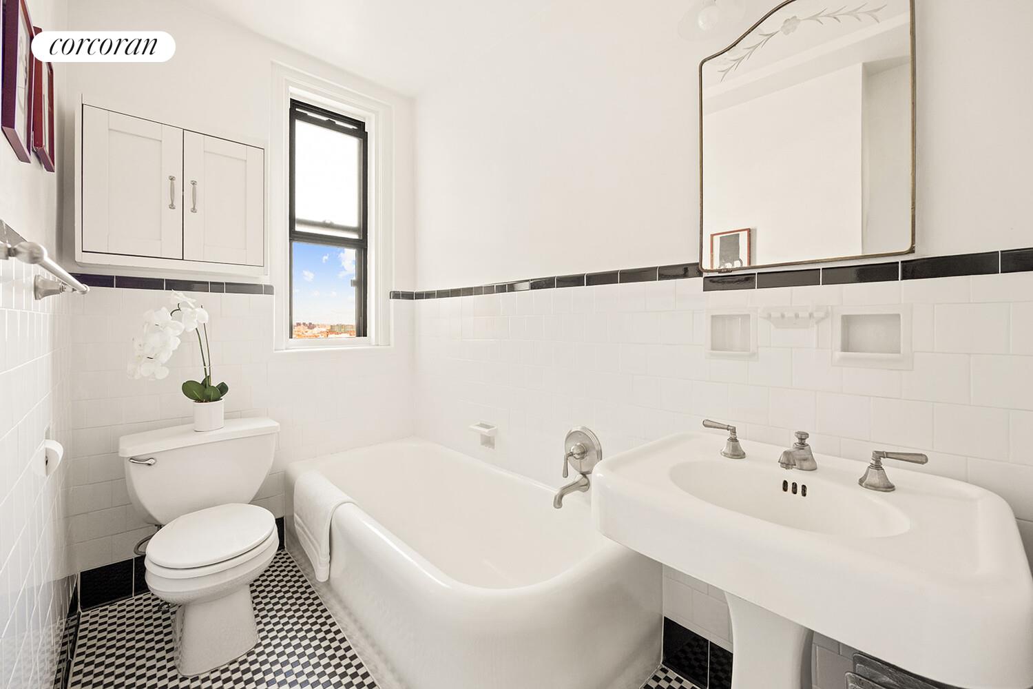 #12 photo, 135 EASTERN Parkway, Prospect Heights , NY 11238