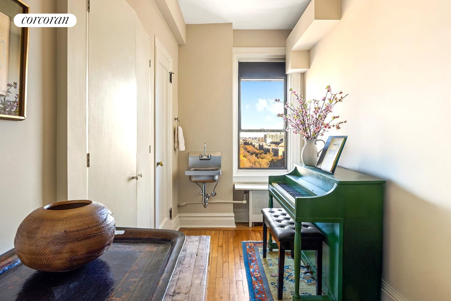 #15 photo, 135 EASTERN Parkway, Prospect Heights , NY 11238