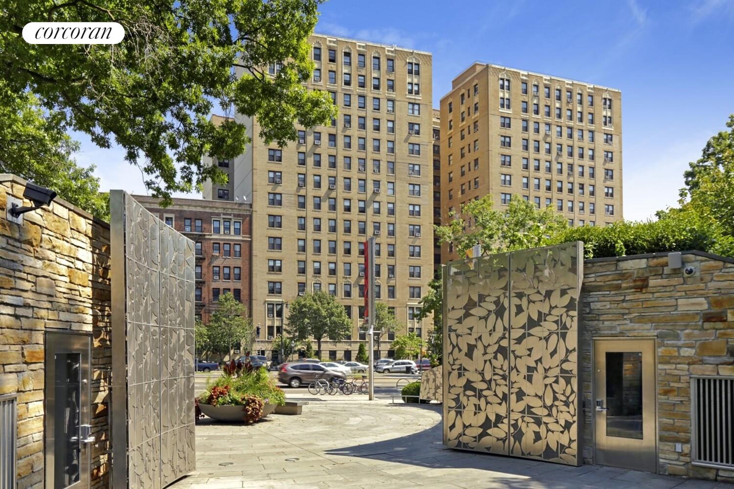 #20 photo, 135 EASTERN Parkway, Prospect Heights , NY 11238