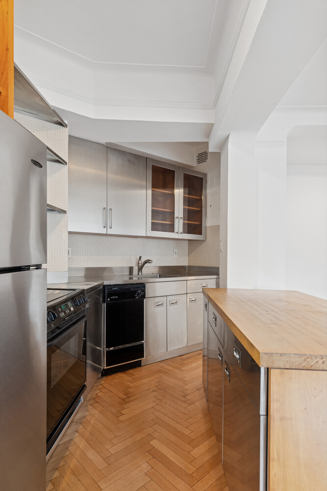 #7 photo, 255 CABRINI Boulevard, Hudson Heights , NY 10040