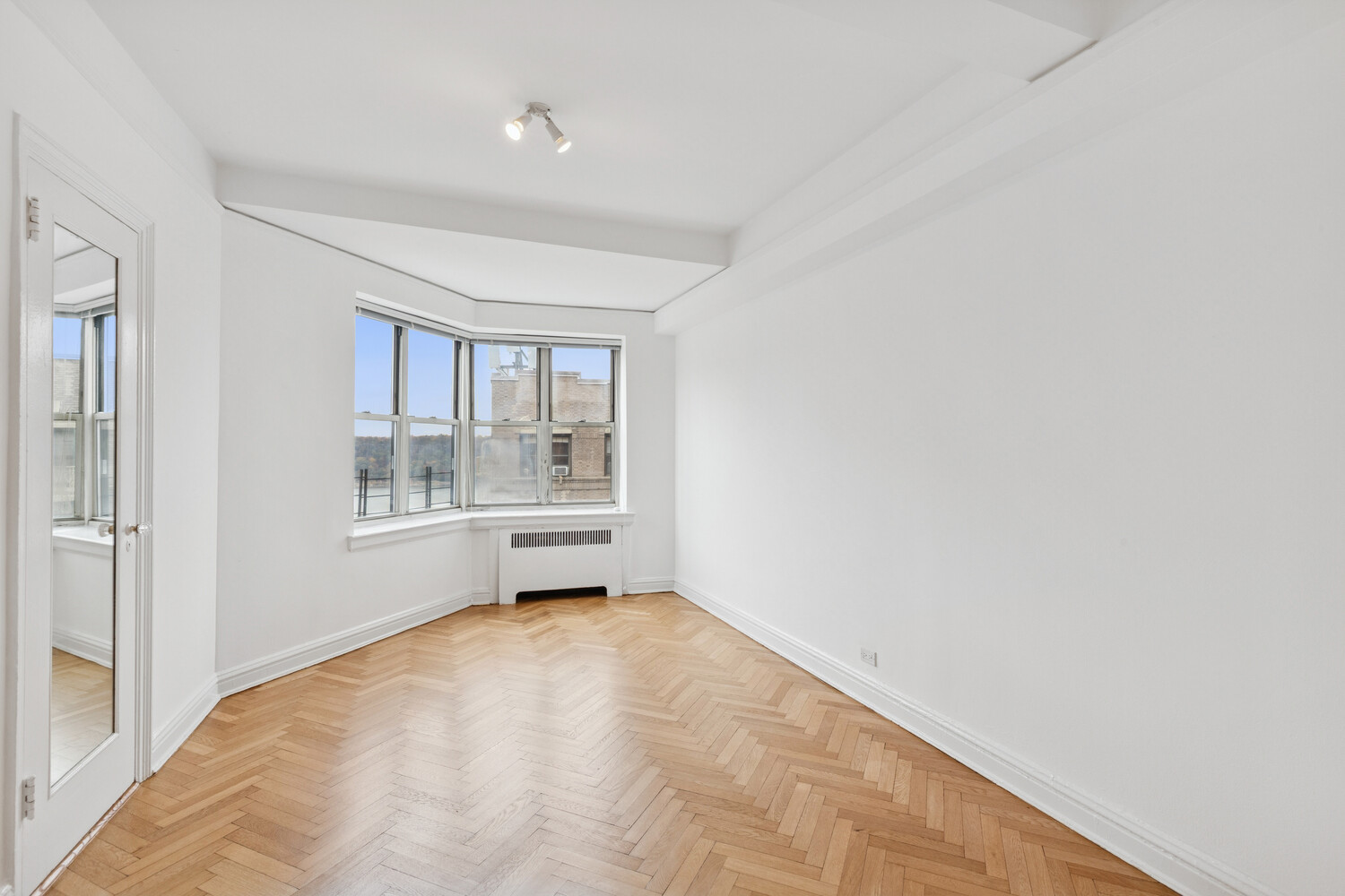 #8 photo, 255 CABRINI Boulevard, Hudson Heights , NY 10040