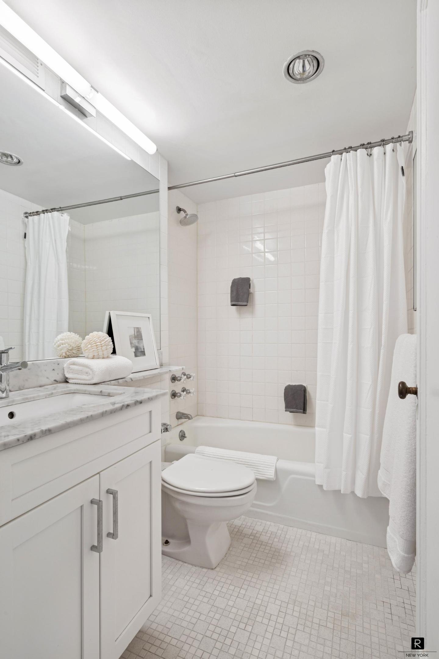 #10 photo, 400 E 52nd Street, Beekman Place , NY 10022