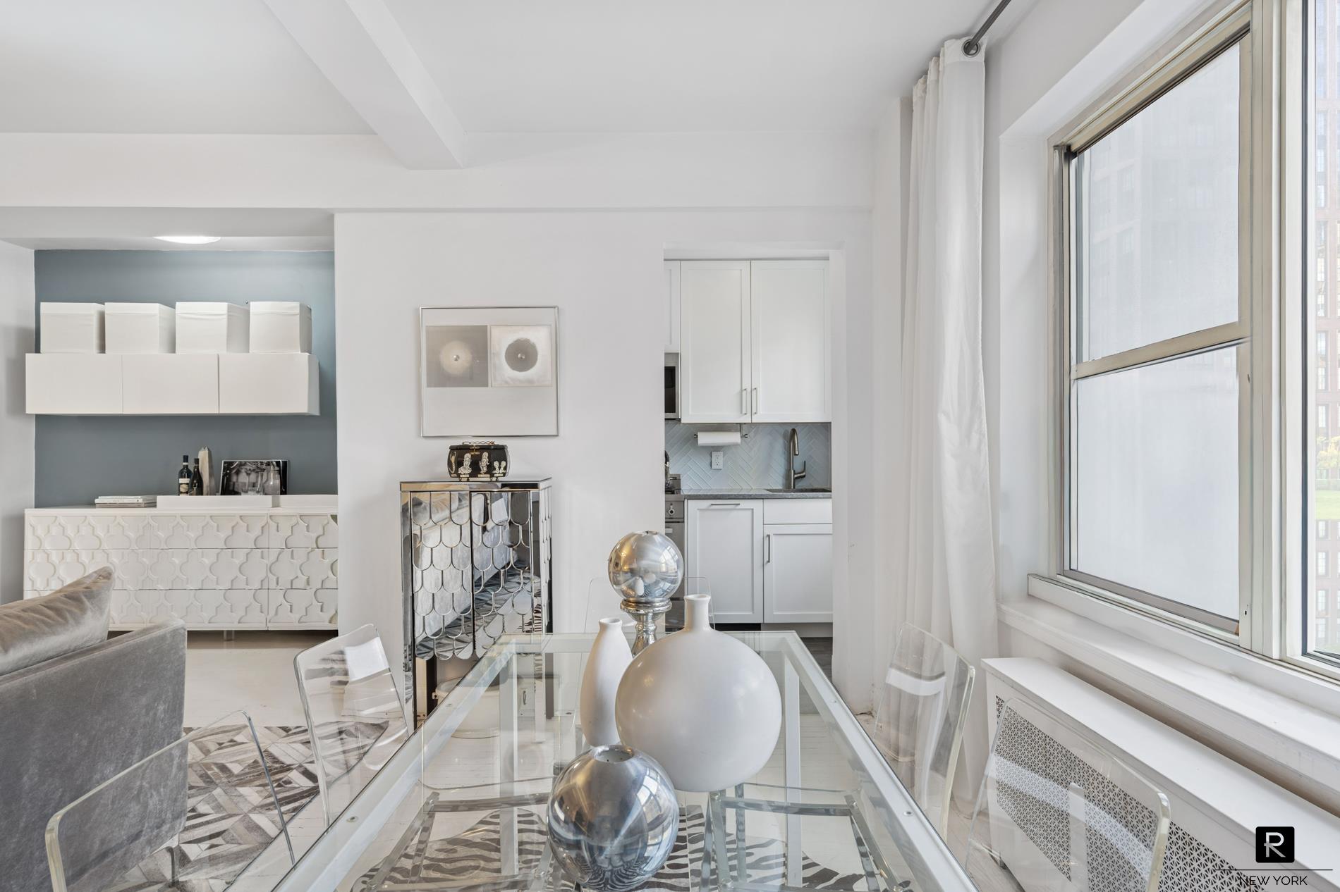 #6 photo, 400 E 52nd Street, Beekman Place , NY 10022