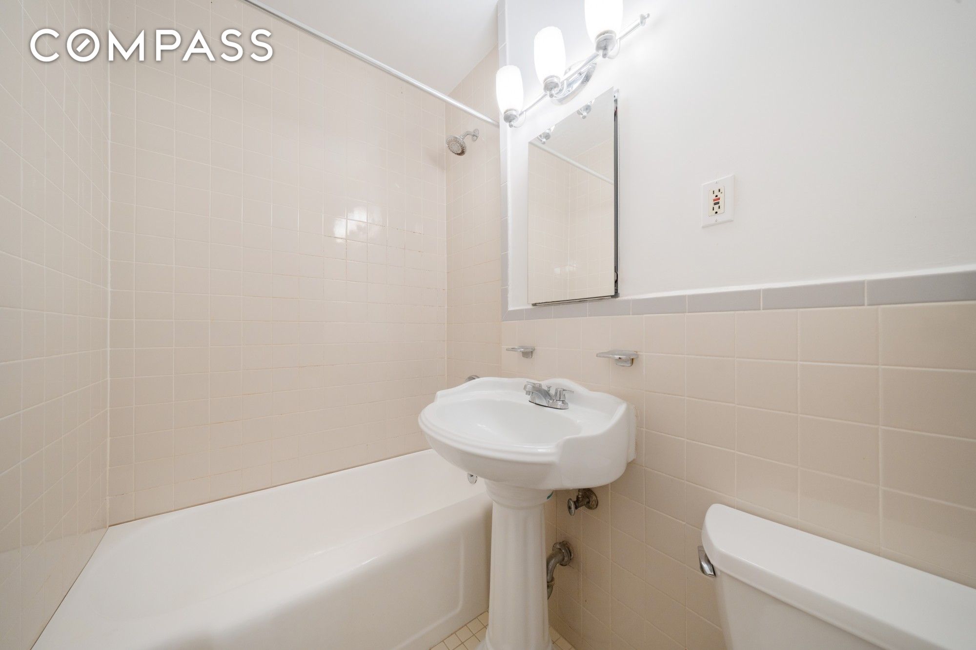 #6 photo, Rego Park, Rego Park , NY 11374