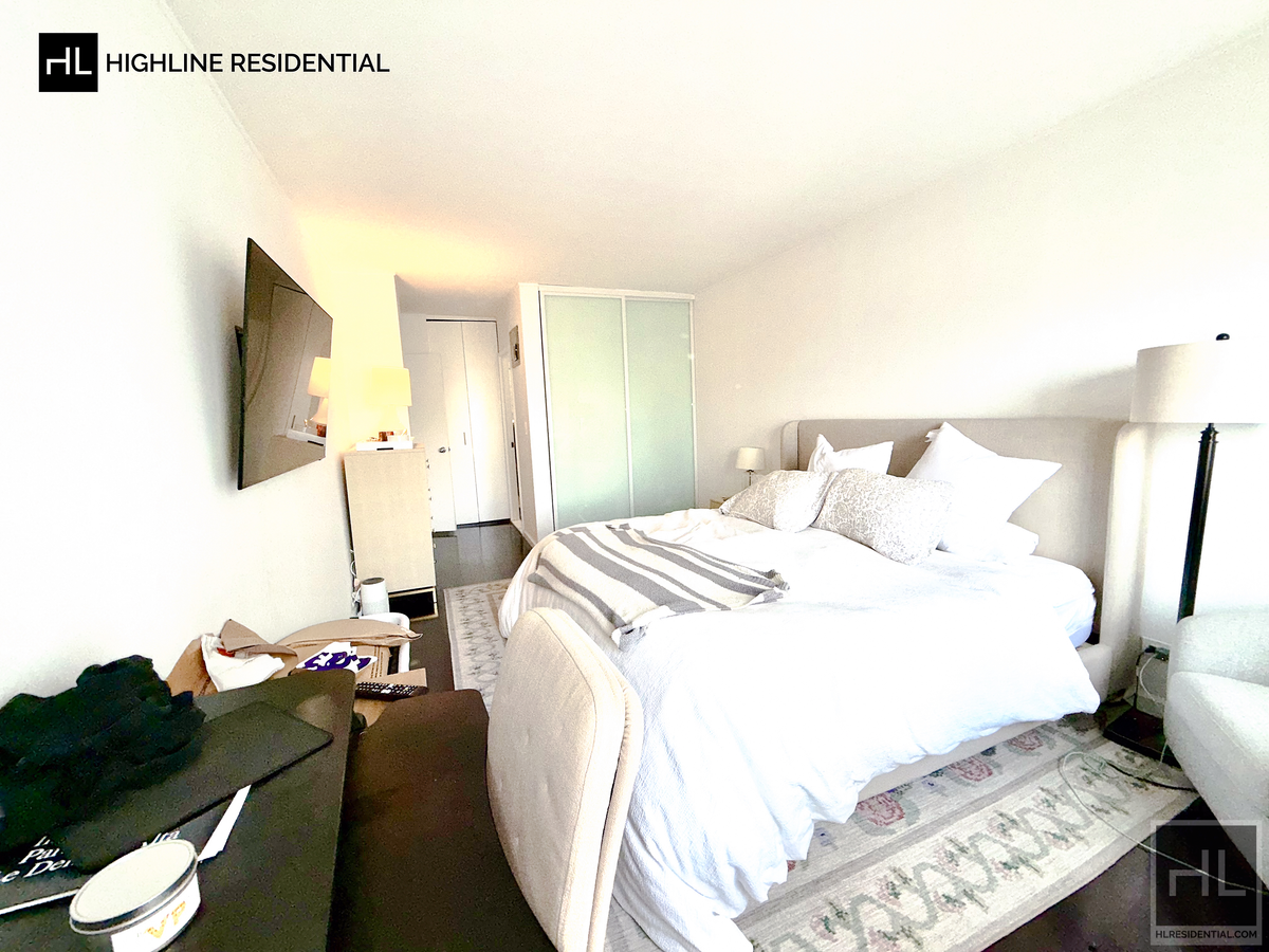 #10 photo, 220 E 65th Street, Upper East Side , NY 10065