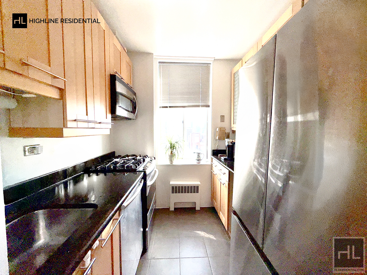 #12 photo, 220 E 65th Street, Upper East Side , NY 10065