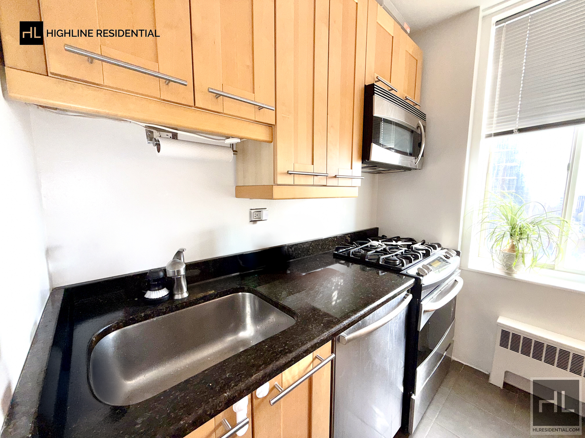 #13 photo, 220 E 65th Street, Upper East Side , NY 10065