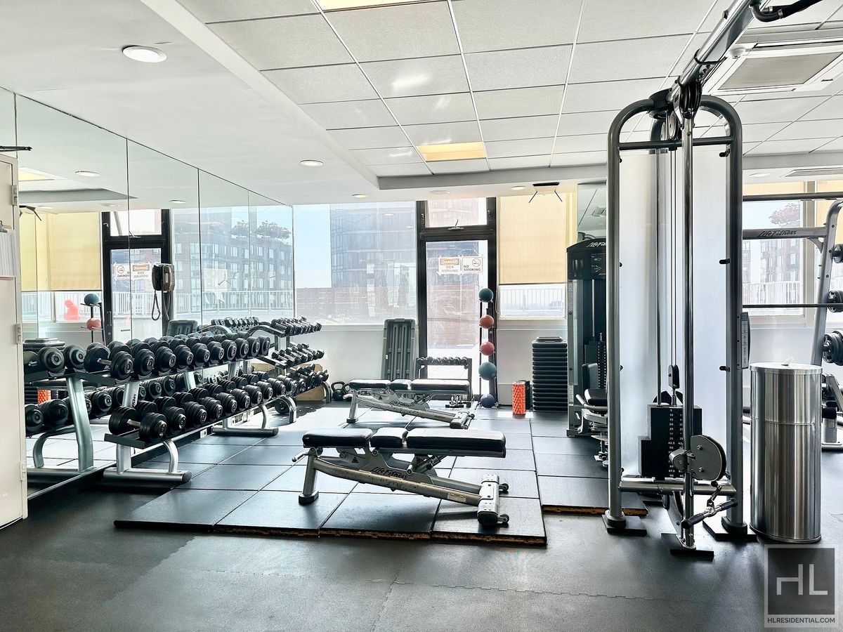 #18 photo, 220 E 65th Street, Upper East Side , NY 10065