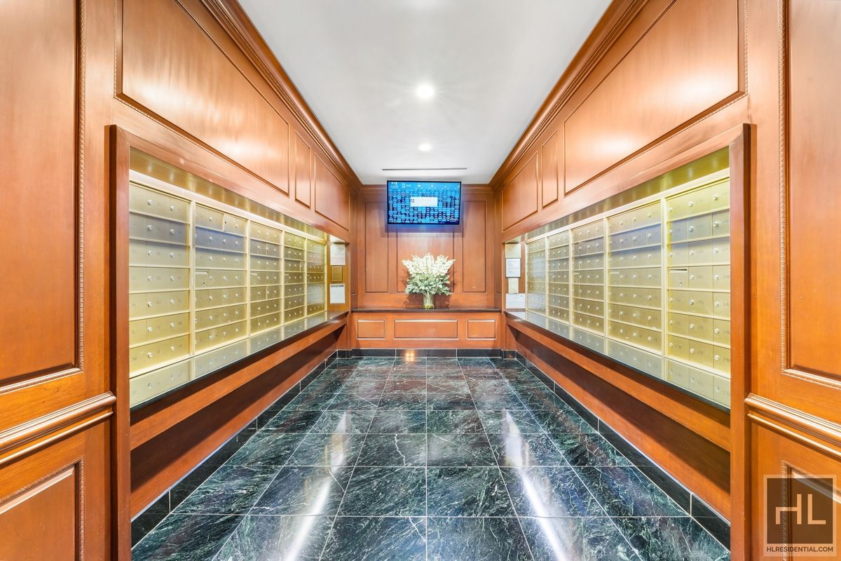 #4 photo, 220 E 65th Street, Upper East Side , NY 10065