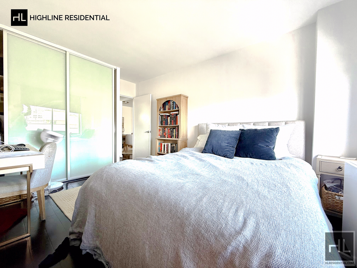 #7 photo, 220 E 65th Street, Upper East Side , NY 10065