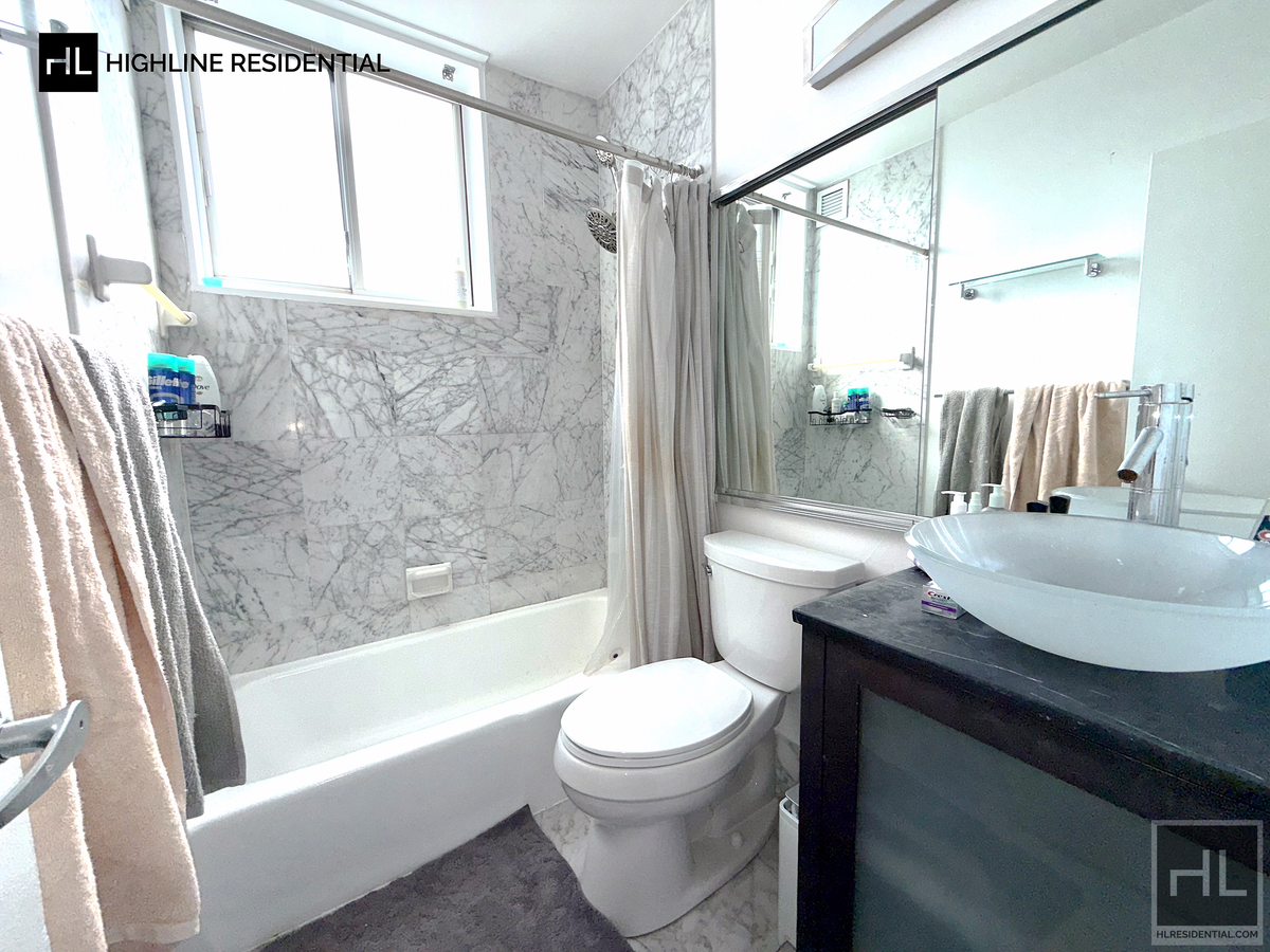 #8 photo, 220 E 65th Street, Upper East Side , NY 10065