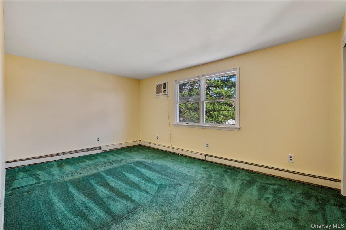 #10 photo, 126 Swan Lane, Levittown , NY 11756