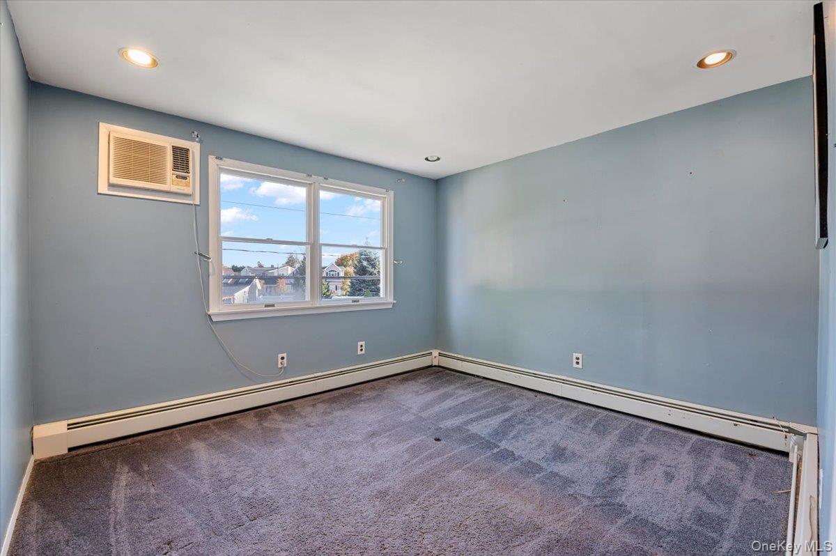 #11 photo, 126 Swan Lane, Levittown , NY 11756