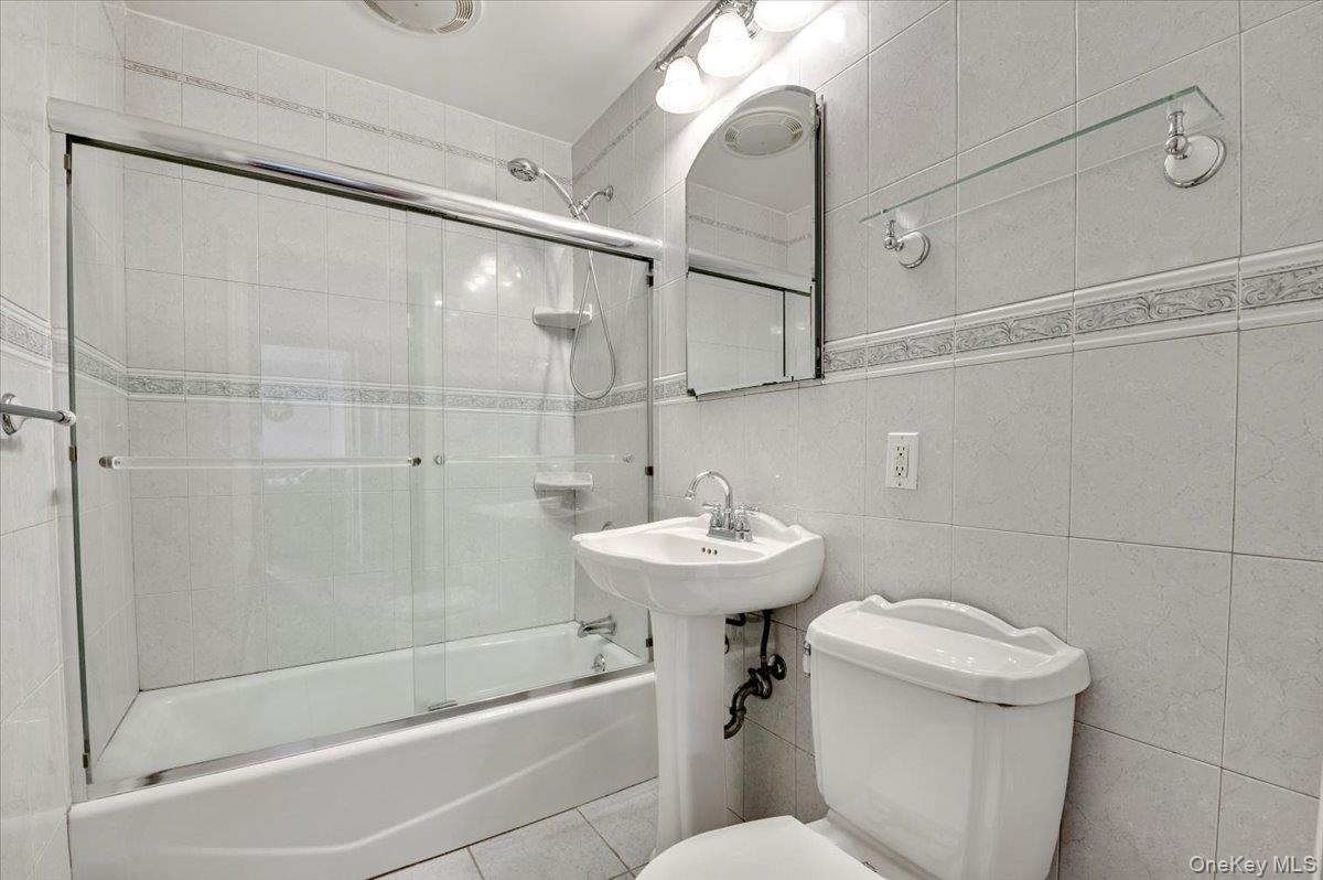 #14 photo, 126 Swan Lane, Levittown , NY 11756