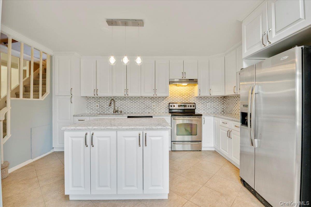 #16 photo, 126 Swan Lane, Levittown , NY 11756