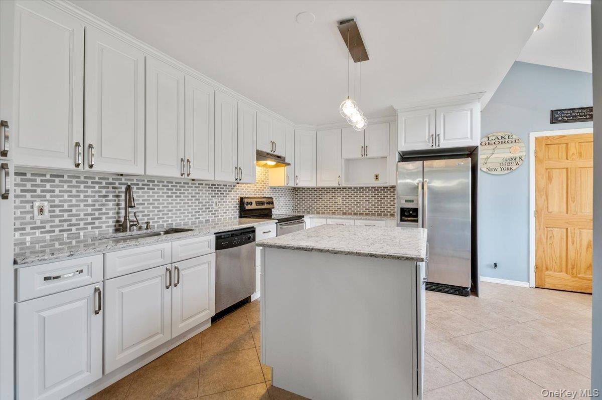 #17 photo, 126 Swan Lane, Levittown , NY 11756