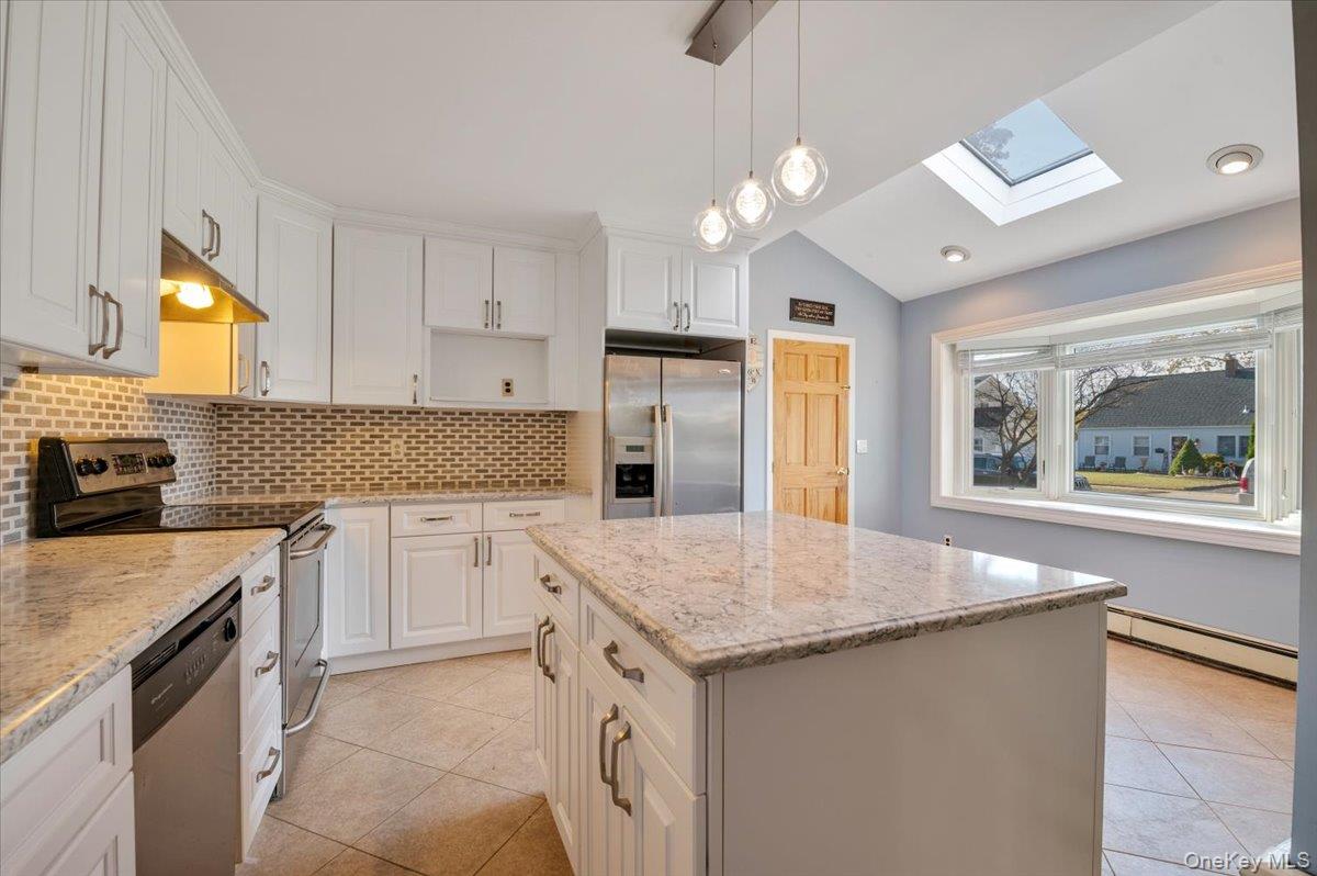 #18 photo, 126 Swan Lane, Levittown , NY 11756