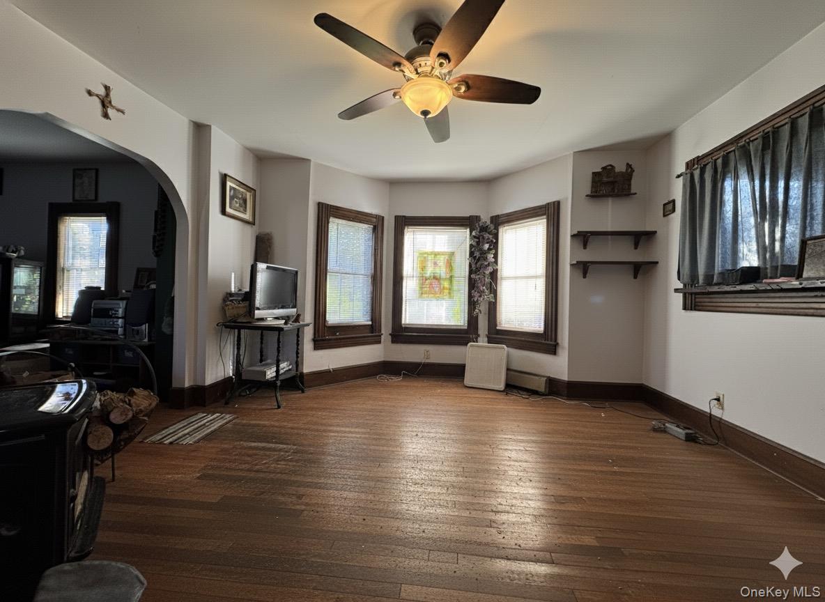 #4 photo, 42 Chestnut Street, Glen Cove , NY 11542