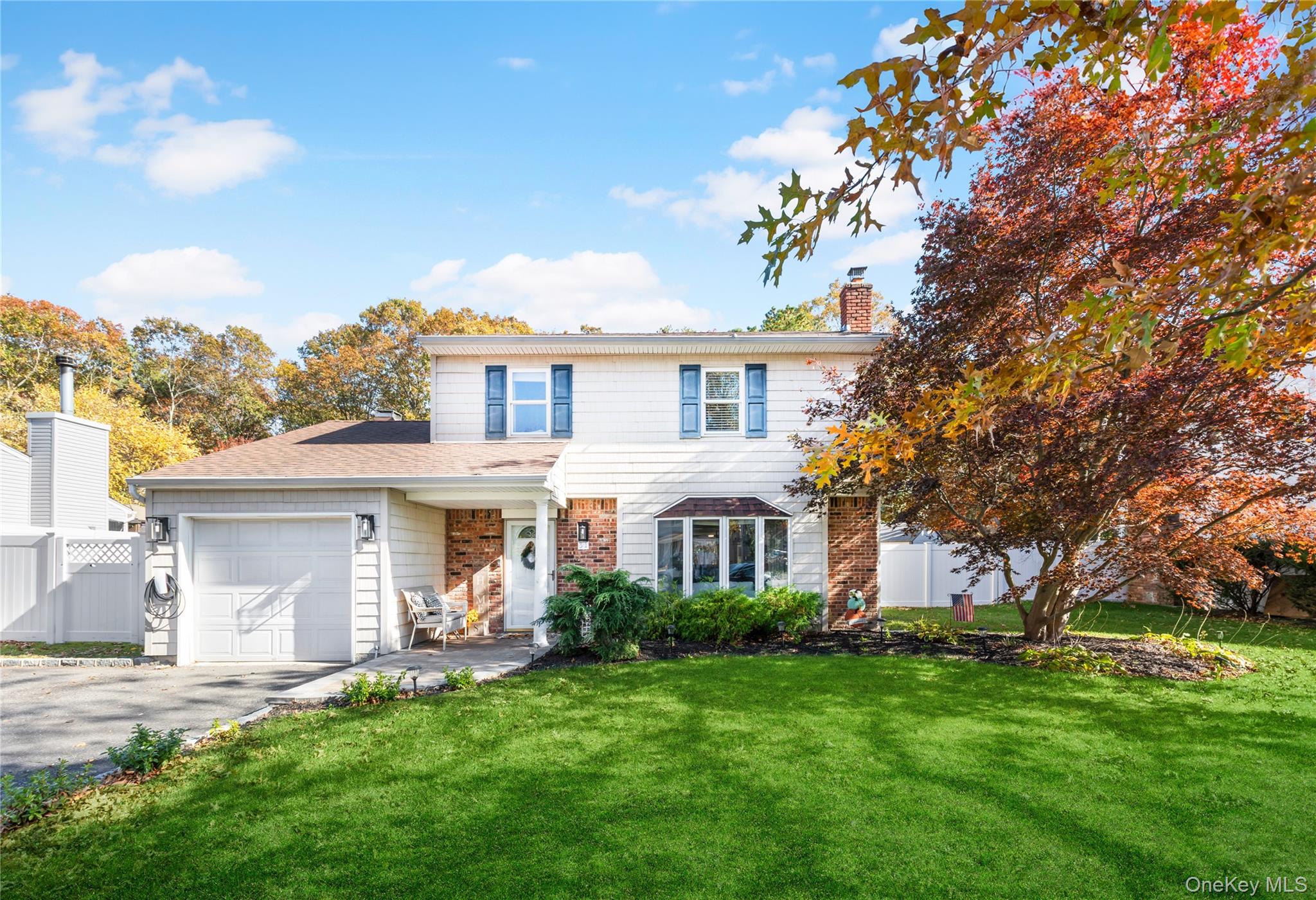 #1 photo, 31 Fallen Leaf Road, Holbrook , NY 11741