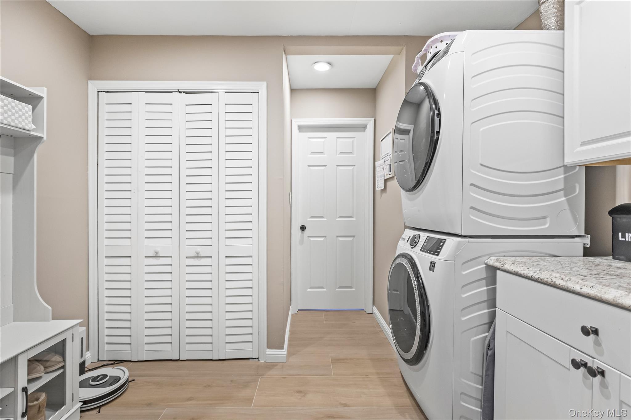 #16 photo, 31 Fallen Leaf Road, Holbrook , NY 11741