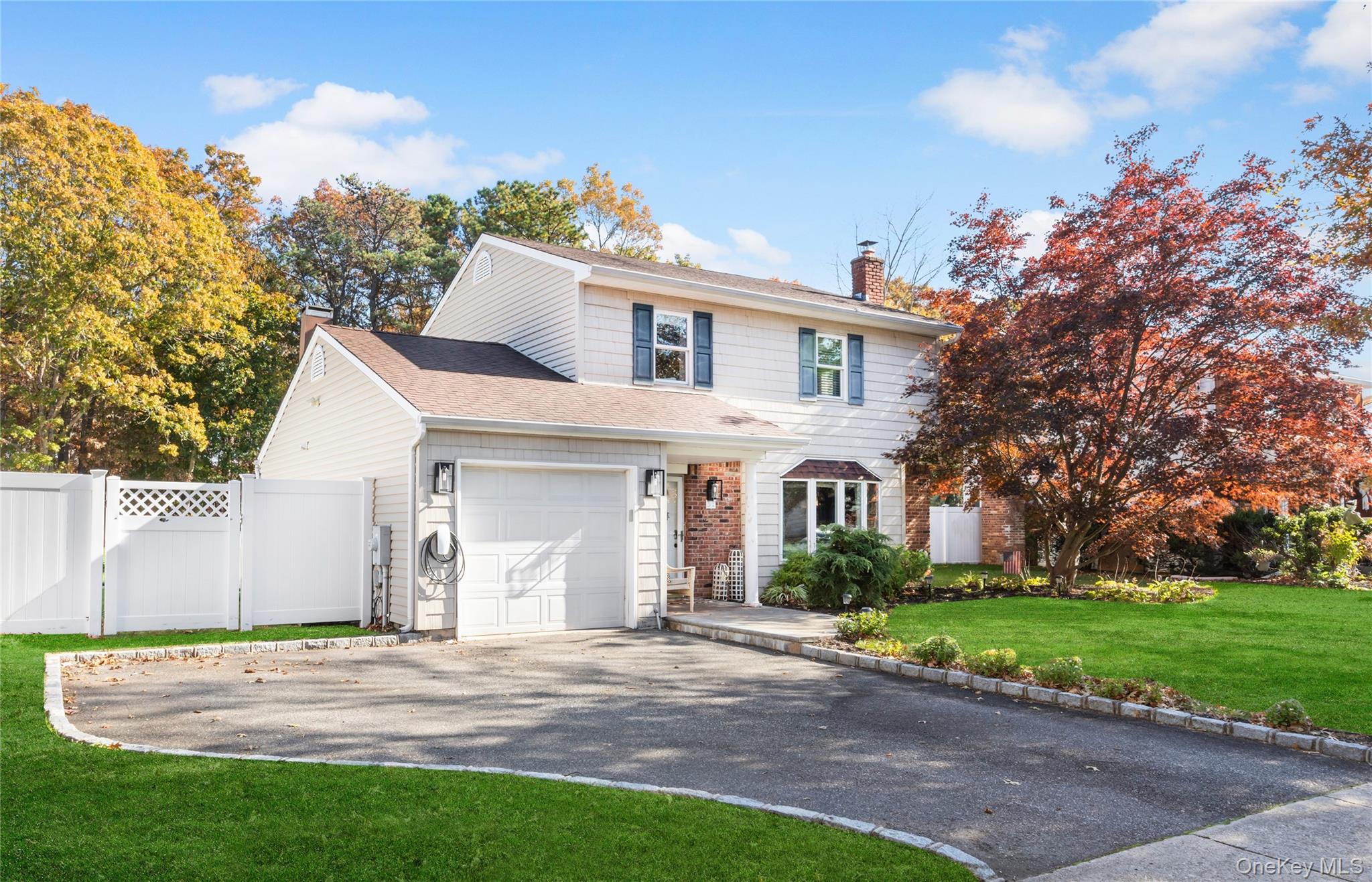 #3 photo, 31 Fallen Leaf Road, Holbrook , NY 11741