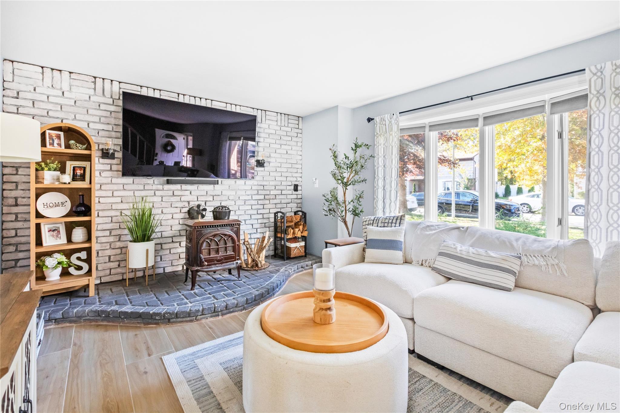 #6 photo, 31 Fallen Leaf Road, Holbrook , NY 11741