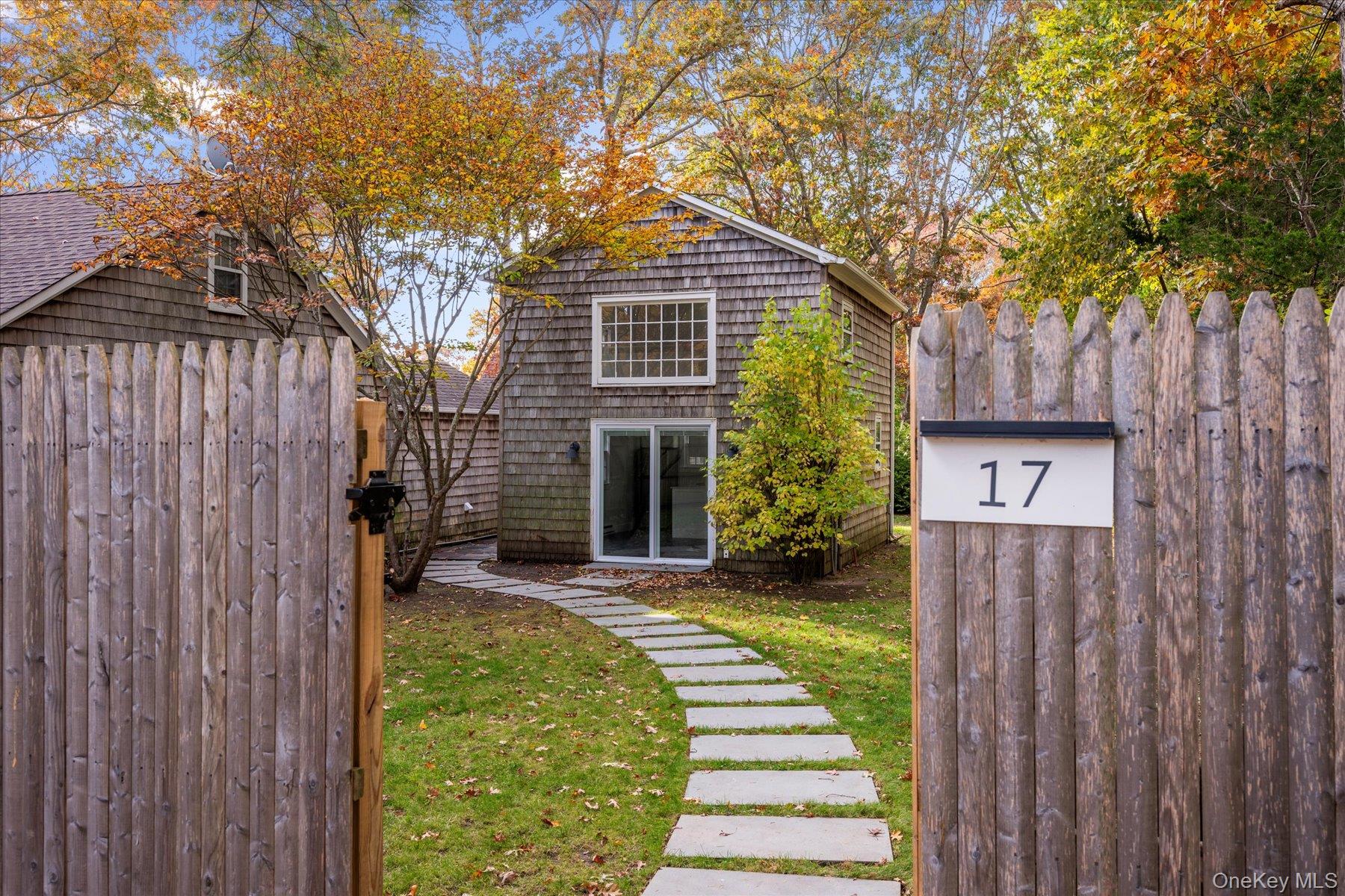 #1 photo, 17 N Bishop Lane, Southampton , NY 11968