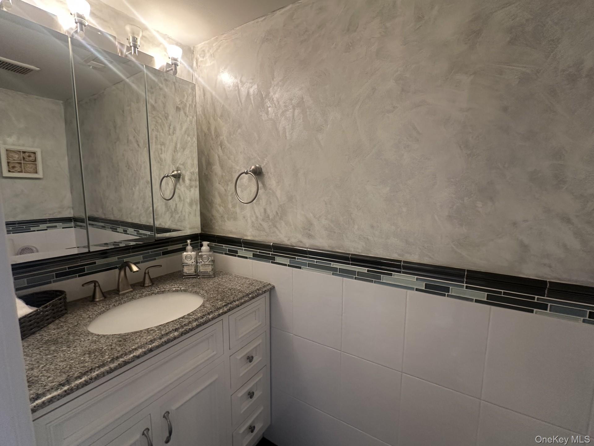 #7 photo, 200 Hilton Avenue, Hempstead , NY 11550