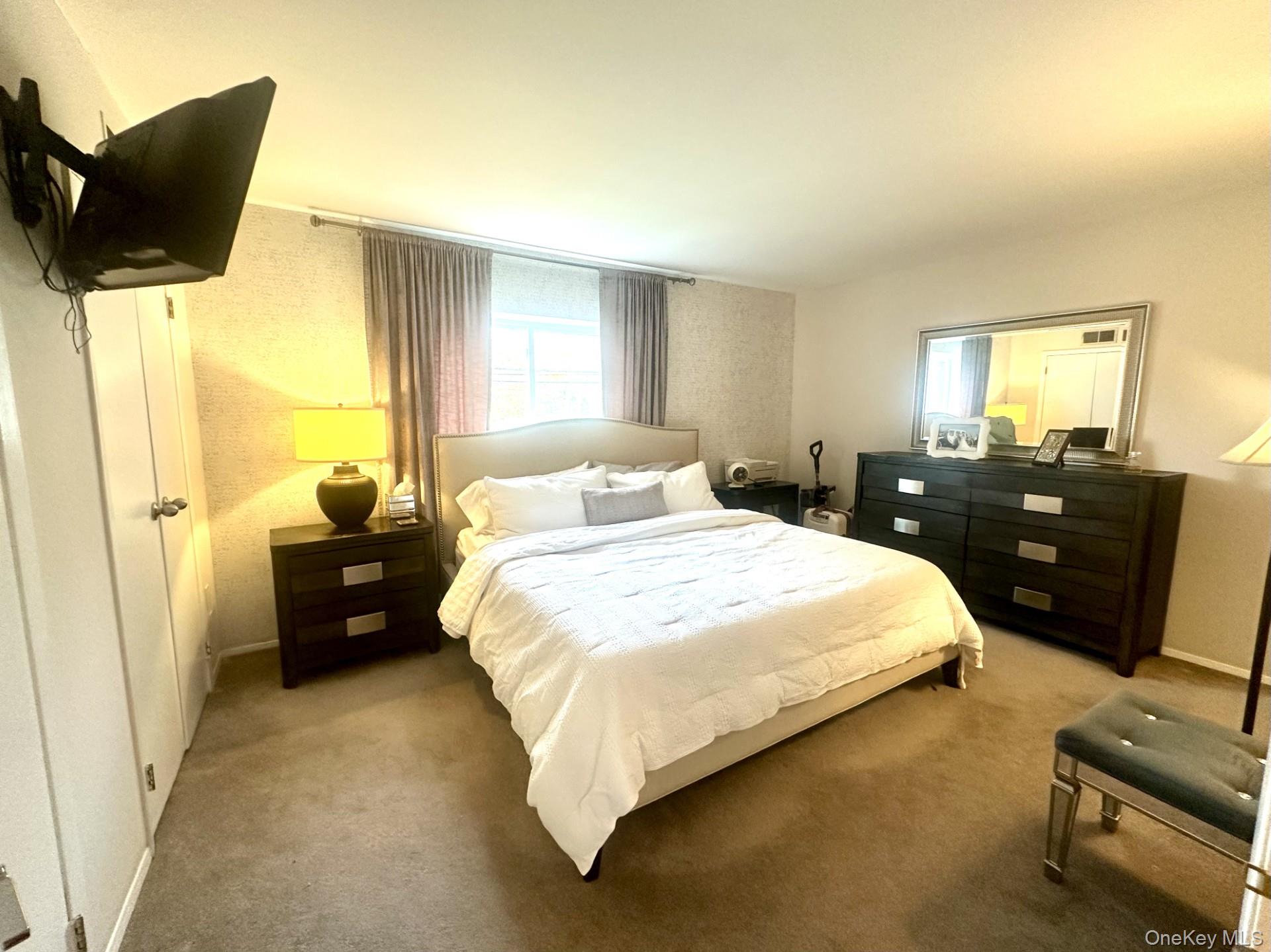 #8 photo, 200 Hilton Avenue, Hempstead , NY 11550