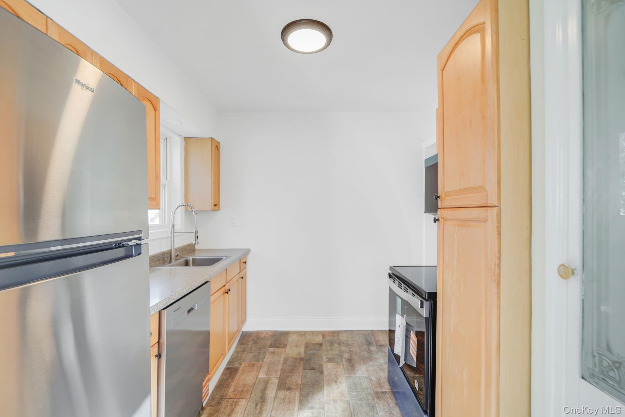 #12 photo, 470 Miller Avenue, Freeport , NY 11520