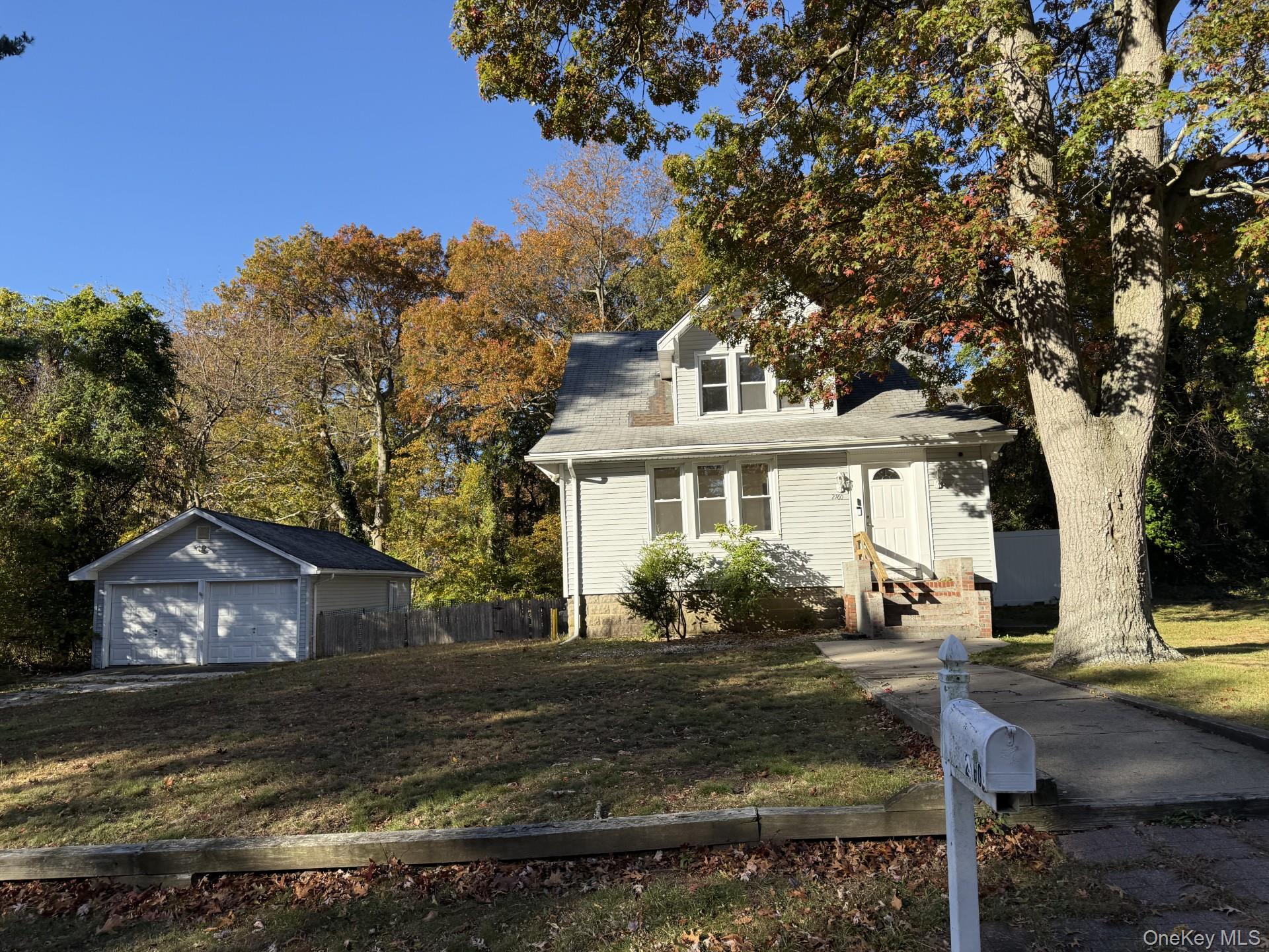 #2 photo, 2760 Locust Avenue, Ronkonkoma , NY 11779