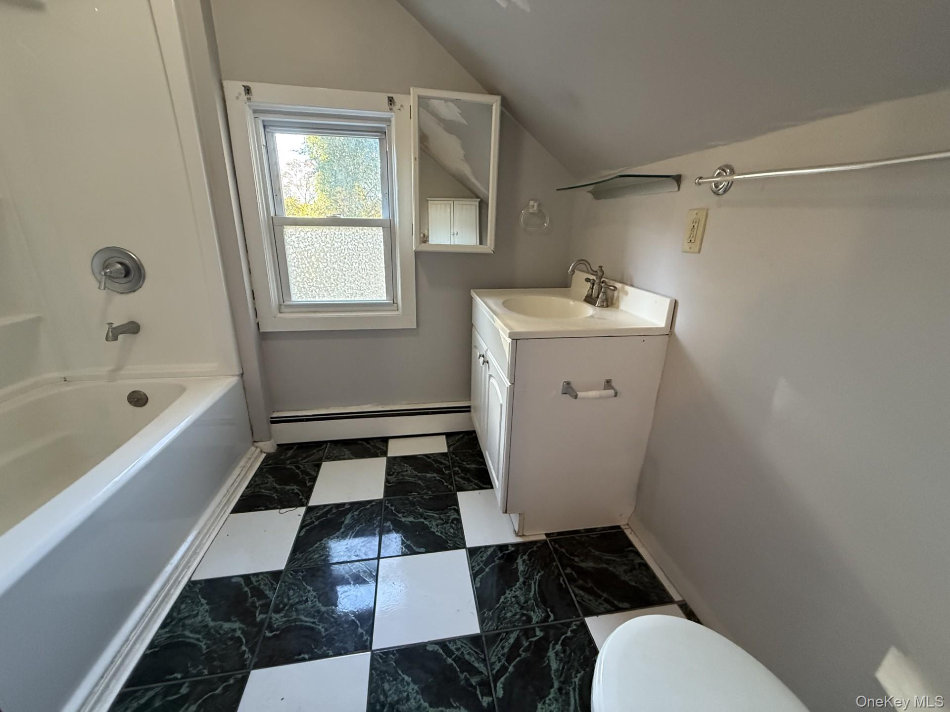 #8 photo, 2760 Locust Avenue, Ronkonkoma , NY 11779