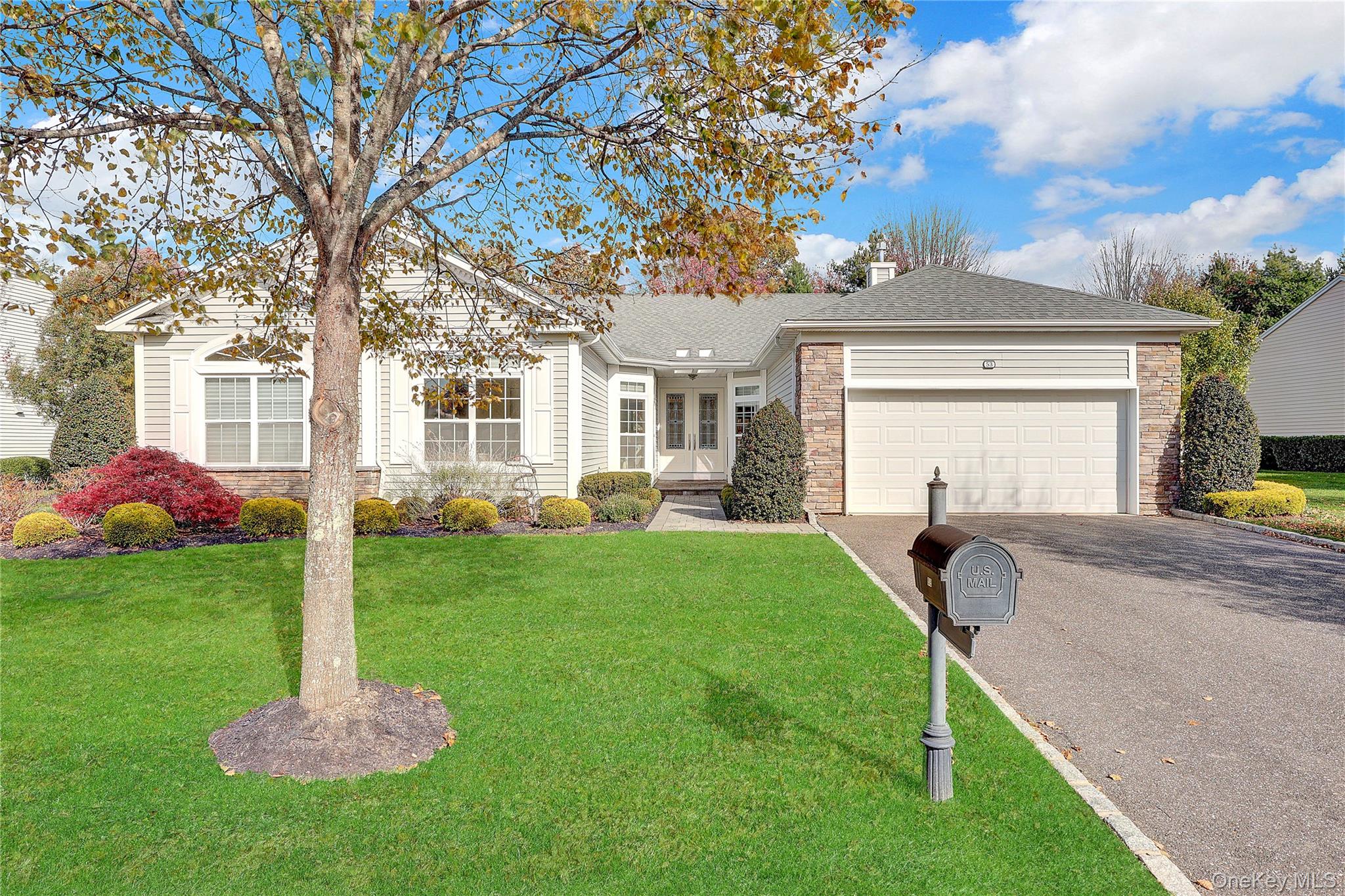 #2 photo, 53 Hamlet Woods Drive, Saint James , NY 11780