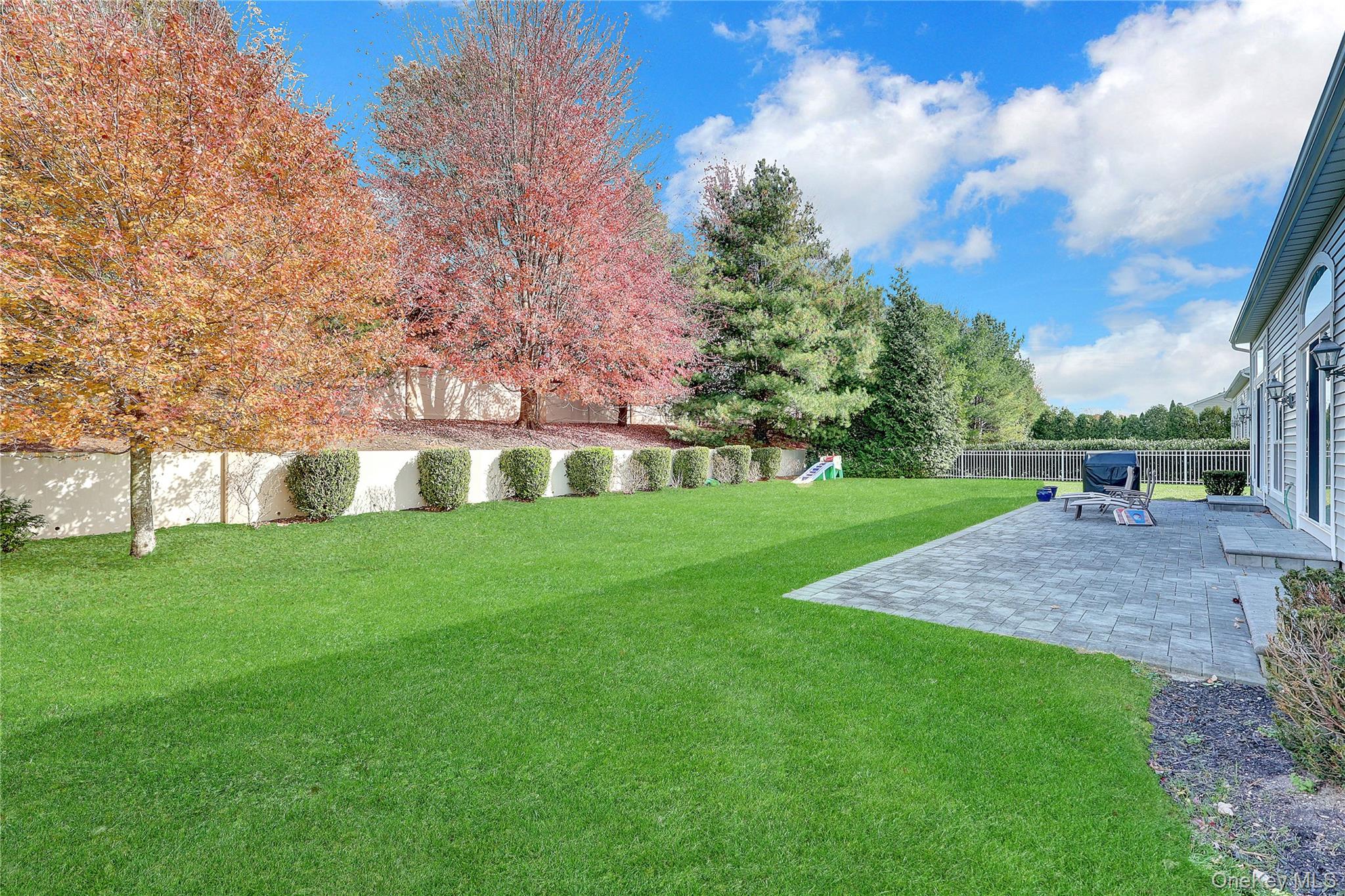 #4 photo, 53 Hamlet Woods Drive, Saint James , NY 11780